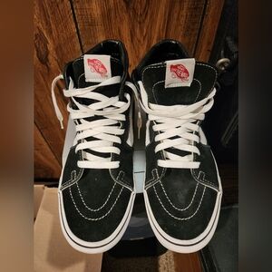 Black and white Hi top Van's